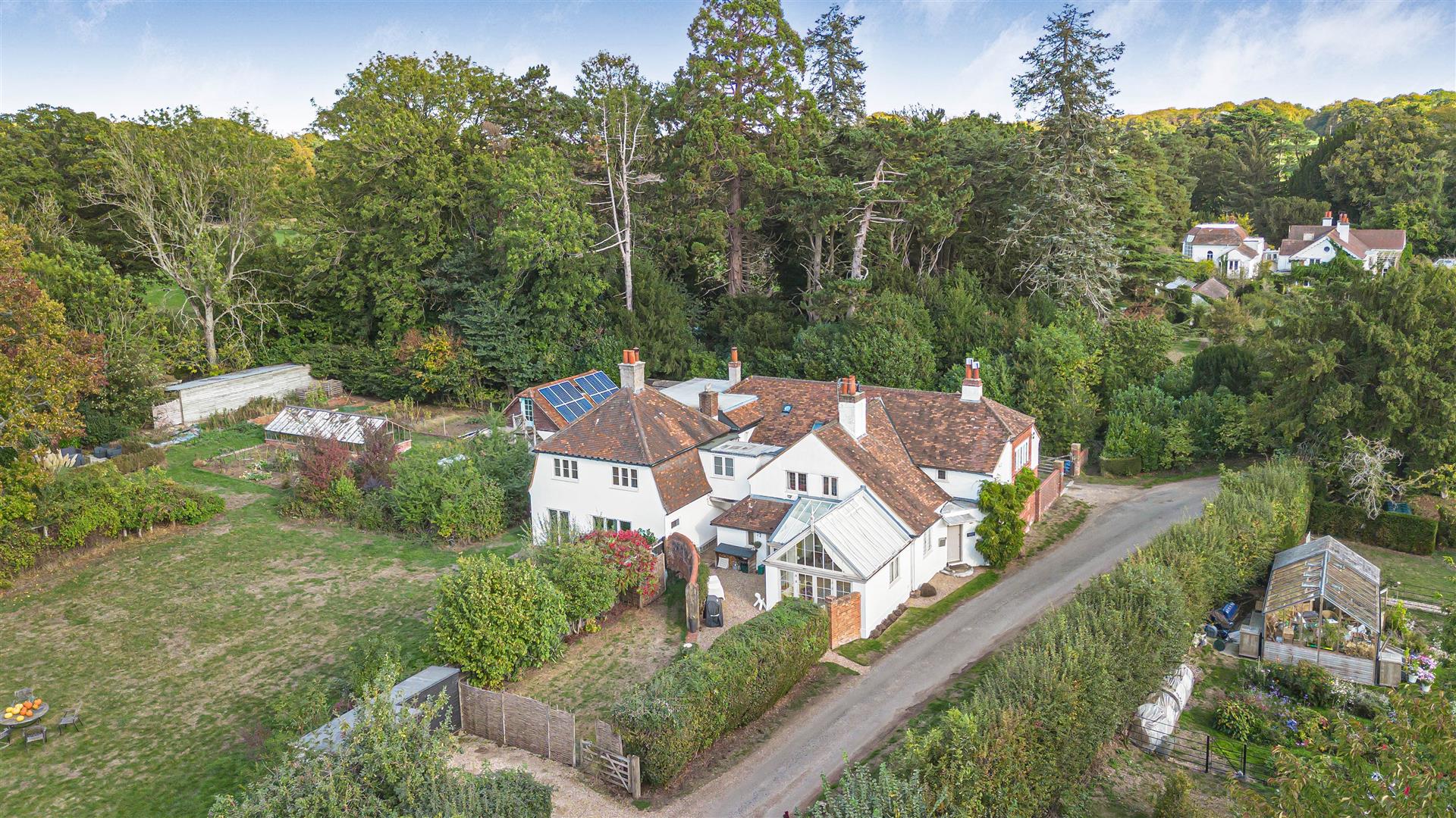 4 bed property in Hammonds Farm Estate, Checkendon